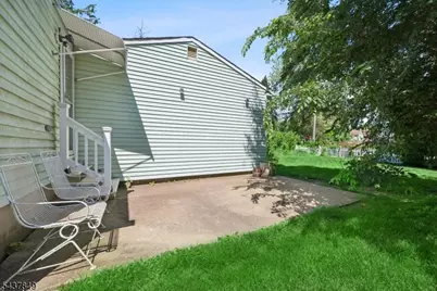 40 Maple Ln, Parsippany, NJ 07034 - Photo 24