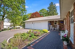 4 Hillcrest Ave, Mendham, NJ 07945 - Photo 2