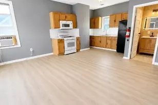 36 Valley St, Union Township, NJ 07088 - Photo 2