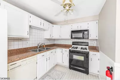 2 Liberty Ln, Franklin, NJ 07416 - Photo 10