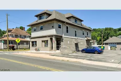 152 Hamburg Tpke, Bloomingdale, NJ 07403 - Photo 4