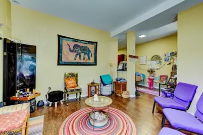 152 Hamburg Tpke, Bloomingdale, NJ 07403 - Photo 10