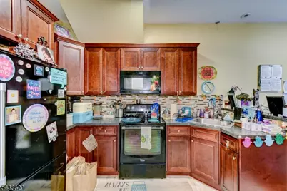 152 Hamburg Tpke, Bloomingdale, NJ 07403 - Photo 12