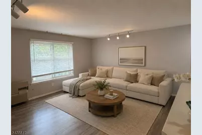 22 Bolton Ct, Franklin Township, NJ 08873 - Photo 2
