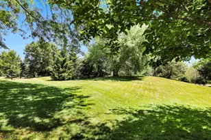 10 Raleigh Ct, Bernards Township, NJ 07920 - Photo 40