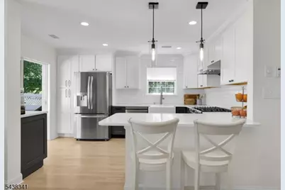 10 Raleigh Ct, Bernards Township, NJ 07920 - Photo 14