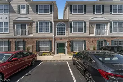 141 Limerick Ln, Lopatcong Township, NJ 08865 - Photo 2