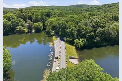 9 Juniper Trl, Kinnelon, NJ 07405 - Photo 24
