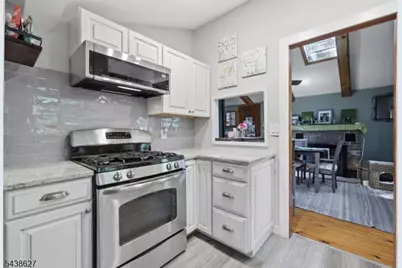 9 Juniper Trl, Kinnelon, NJ 07405 - Photo 2