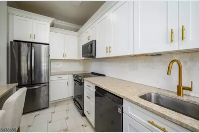 523 Trinity Pl. #2DS, Westfield Town, NJ 07090 - Photo 8