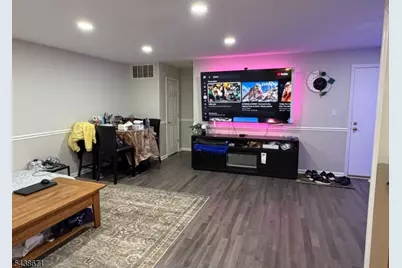 911 Yorkshire Dr, Raritan Township, NJ 08822 - Photo 2