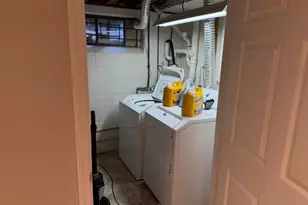 911 Yorkshire Dr, Raritan Township, NJ 08822 - Photo 12