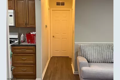 911 Yorkshire Dr, Raritan Township, NJ 08822 - Photo 6