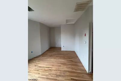 213 Lakeview Ave, Clifton, NJ 07011 - Photo 12