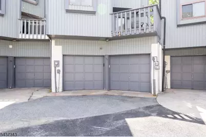 55 Kensington Ct, Washington Township, NJ 07840 - Photo 4