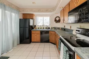 55 Kensington Ct, Washington Township, NJ 07840 - Photo 6