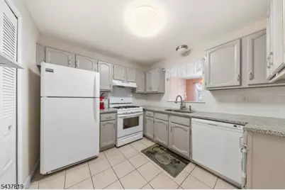 1190 W St George Ave #C43, Linden, NJ 07036 - Photo 8