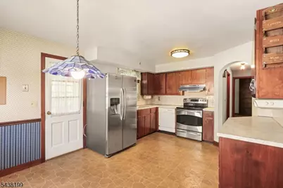 236 Hickory Ave, Garwood, NJ 07027 - Photo 8