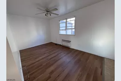 532 2nd  St, Carlstadt, NJ 07072 - Photo 32