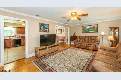21 Whitegate Rd, Roxbury Township, NJ 07876 - Photo 2