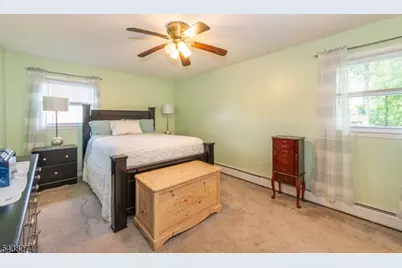 21 Whitegate Rd, Roxbury Township, NJ 07876 - Photo 18
