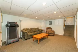 21 Whitegate Rd, Roxbury Township, NJ 07876 - Photo 28