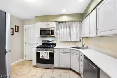 14 Kemp Dr, Springfield, NJ 07081 - Photo 12