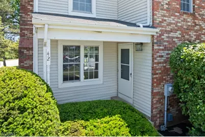 42 Shire Ct, Hillsborough Township, NJ 08844 - Photo 4