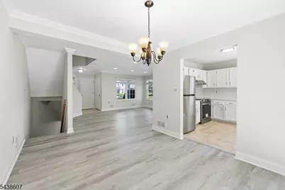 42 Shire Ct, Hillsborough Township, NJ 08844 - Photo 10