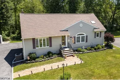 37 Holmes Oval, New Providence, NJ 07974 - Photo 1