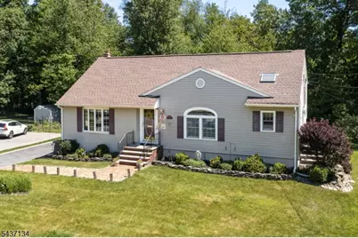 37 Holmes Oval, New Providence, NJ 07974 - Photo 6