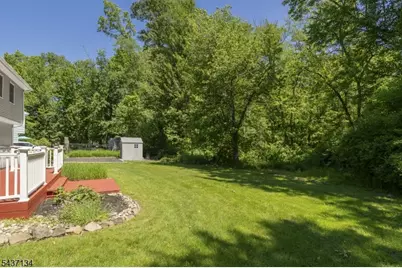 37 Holmes Oval, New Providence, NJ 07974 - Photo 10