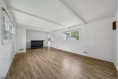 66 Berkeley Ave, Berkeley Heights Township, NJ 07922 - Photo 12