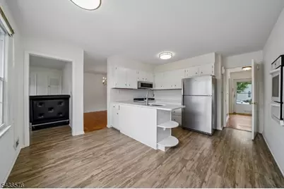 66 Berkeley Ave, Berkeley Heights Township, NJ 07922 - Photo 10