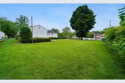 66 Berkeley Ave, Berkeley Heights Township, NJ 07922 - Photo 32