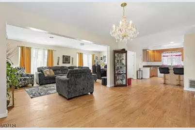 1411 Mopsick Ave, Linden, NJ 07036 - Photo 4