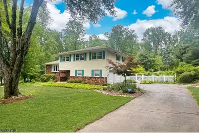 7 Southwood Dr, Parsippany, NJ 07950 - Photo 2