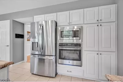 25 Solomon Dr, Bridgewater, NJ 08807 - Photo 10
