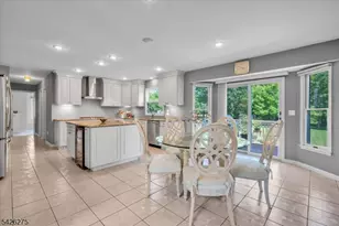25 Solomon Dr, Bridgewater, NJ 08807 - Photo 8