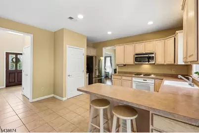 55 Sand Rd, Fairfield, NJ 07004 - Photo 8
