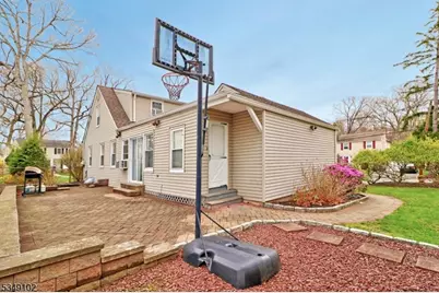 1 Salem Pl, Livingston, NJ 07039 - Photo 16
