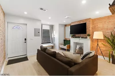 22 8th Ave, Newark, NJ 07104 - Photo 4