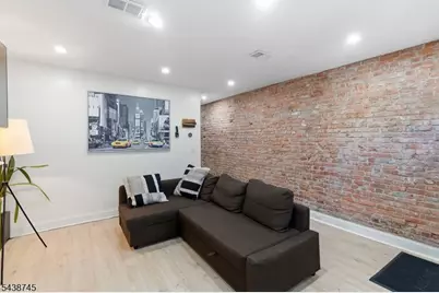 22 8th Ave, Newark, NJ 07104 - Photo 6