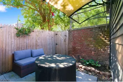 22 8th Ave, Newark, NJ 07104 - Photo 26