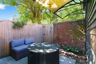 22 8th Ave, Newark, NJ 07104 - Photo 26