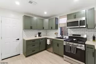 22 8th Ave, Newark, NJ 07104 - Photo 10