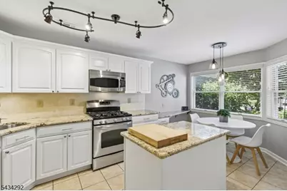 22 Woodcrest Dr, Morris Township, NJ 07960 - Photo 6