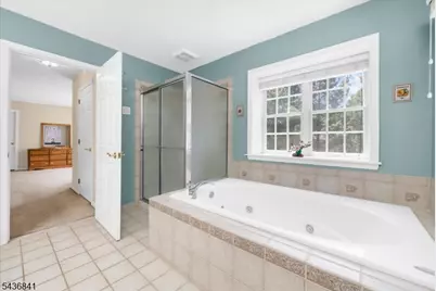 14 Hawk Dr, Raritan Township, NJ 08551 - Photo 20