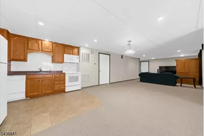 14 Hawk Dr, Raritan Township, NJ 08551 - Photo 26
