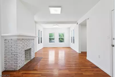 1043 Hunterdon St #2, Newark, NJ 07112 - Photo 2